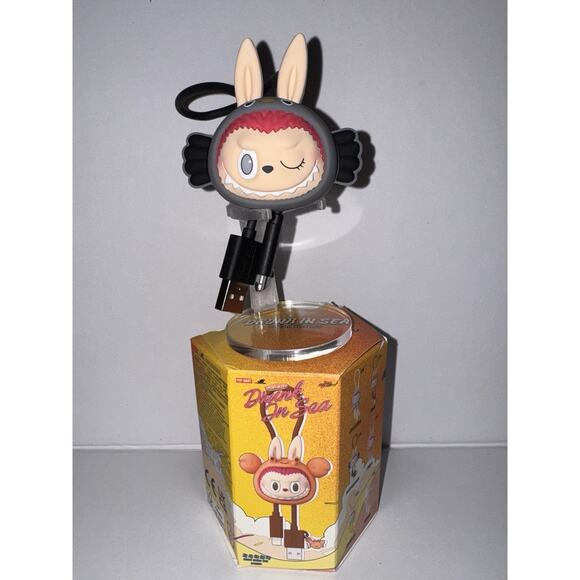 Popmart Drunk In Sea The Monsters “Puffer Fish" Iphone Charge Cable Kasing Lung - Picture 1 of 6